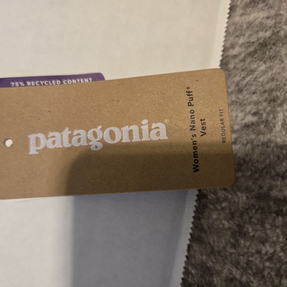 Patagonia White Quilted Vest for Layering - Picture 6 of 8
